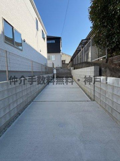 【駐車場】 | 明石市太寺天王町　新築戸建3号棟　仲介手数料無料！ | 駐車場があるので、車を買う予定の方も安心です