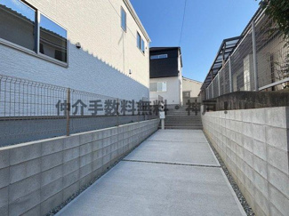 【駐車場】 | 明石市太寺天王町　新築戸建3号棟　仲介手数料無料！ | 駐車場があるので、車を買う予定の方も安心です