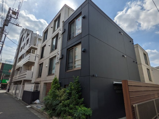 【外観】 | 鉄筋コンクリート造のがっちりとした建物。