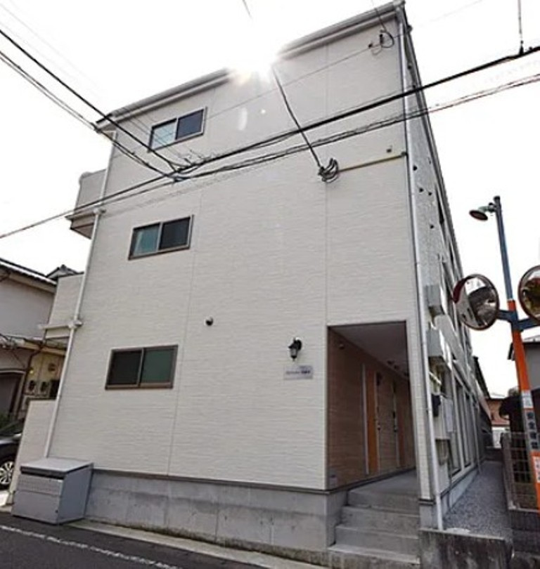アルファベット東橋本の外観