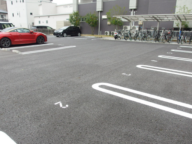 タカラビルの駐車場