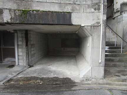 広島市東区牛田早稲田２丁目　中古住宅の駐車場