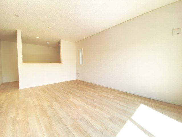 『八王子市新築戸建て』八王子市元八王子町2-816【仲介手数料無料】　４６期の居間・リビング|～仲介手数料無料☆八王子ひなた不動産～　八王子市元八王子町　新築戸建て