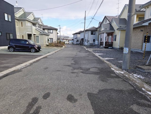 八戸市大字大久保字町道の前面道路含む現地写真