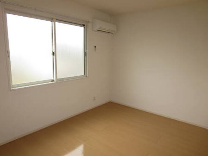 グランドソレイユ光の森 B棟の居間・リビング