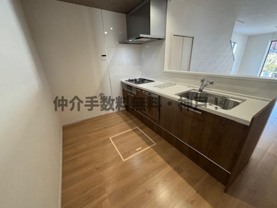 【キッチン】 | 明石市太寺天王町　新築戸建2号棟　仲介手数料無料！ | キッチンでお料理をお楽しみください