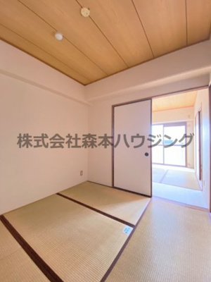 【和室】 | 　ヴィラージュ私市 | ※同タイプ別室の写真となります。
　設備内容など相違がある場合あくまで現状優先となります。