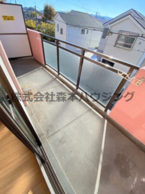 【バルコニー】 | 　ヴィラージュ私市 | 広々としたバルコニーです