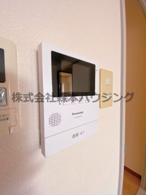 【セキュリティ】 | 　ヴィラージュ私市 | ※同タイプ別室の写真となります。
　設備内容など相違がある場合あくまで現状優先となります。