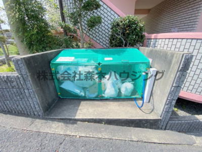 【その他共用部分】 | 　ヴィラージュ私市 | 専用ごみ置き場です
