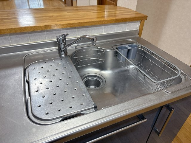 知多市八幡里の前戸建のキッチン