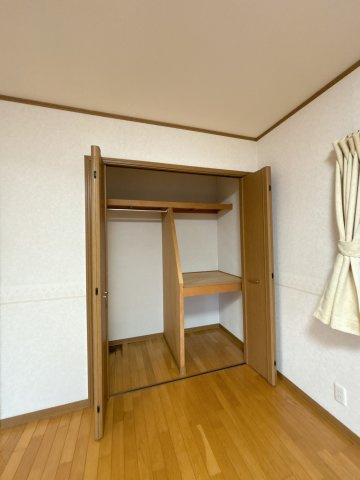 知多市八幡里の前戸建の収納