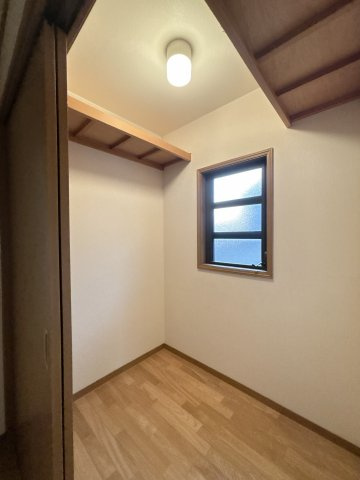 知多市八幡里の前戸建の収納