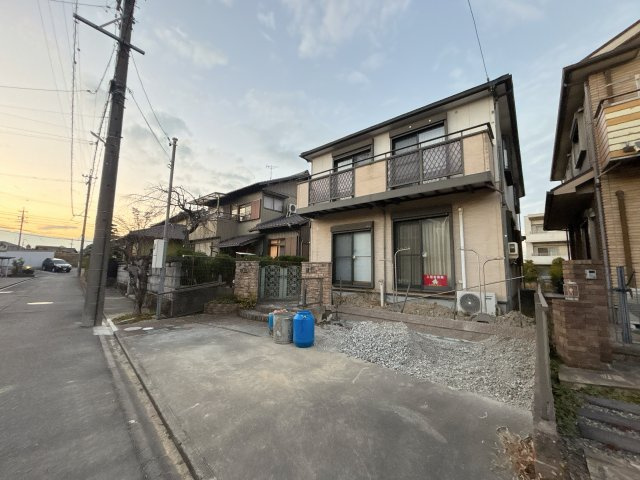 知多市八幡里の前戸建の駐車場