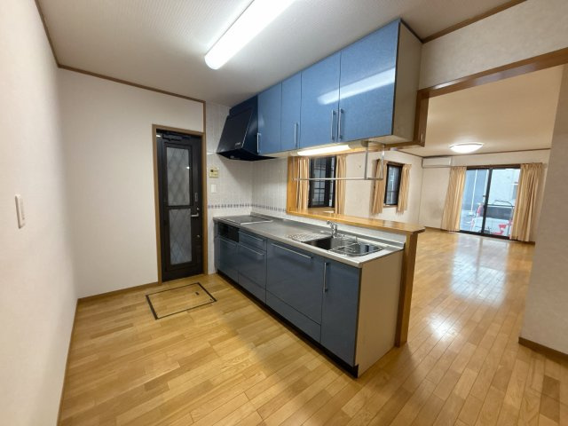 知多市八幡里の前戸建のキッチン