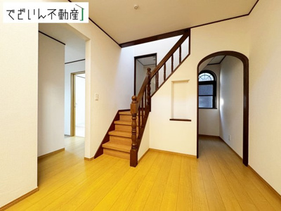 【玄関】 | 東松山市西本宿　中古住宅   | 現地(2025年12月撮影)