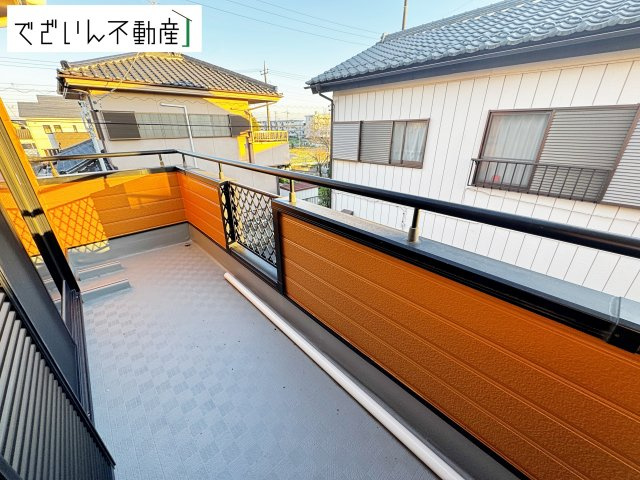 【バルコニー】 | 東松山市西本宿　中古住宅   | 現地(2025年12月撮影)