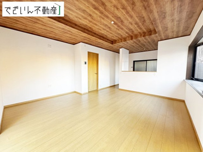 【居間・リビング】 | 東松山市西本宿　中古住宅   | 現地(2025年12月撮影)