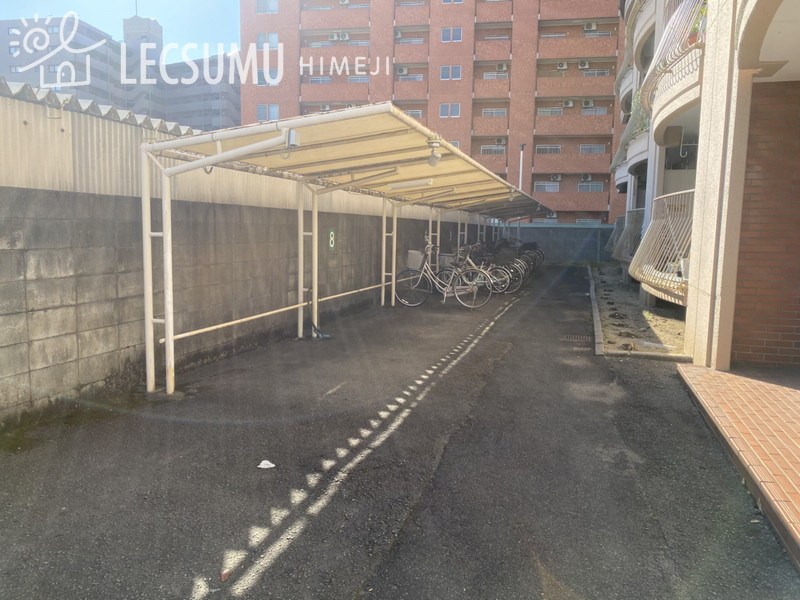 壱番館今宿の駐輪場