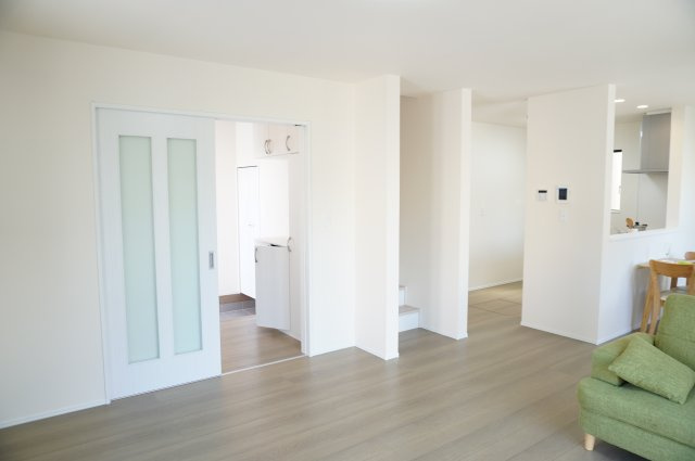 越谷市花田4丁目 新築分譲住宅 全5棟 C号棟の居間・リビング