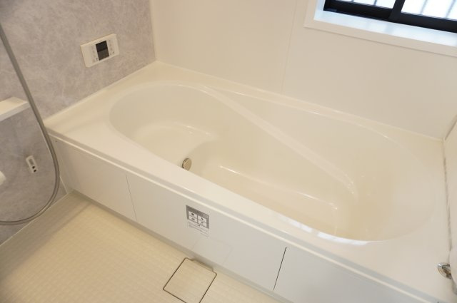 越谷市花田4丁目 新築分譲住宅 全5棟 C号棟の浴室