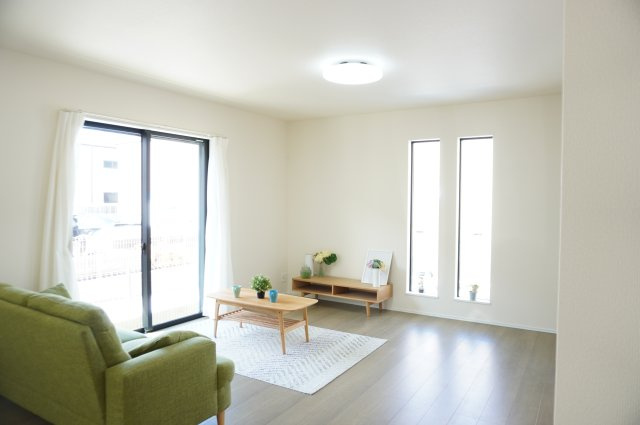 越谷市花田4丁目 新築分譲住宅 全5棟 C号棟の居間・リビング