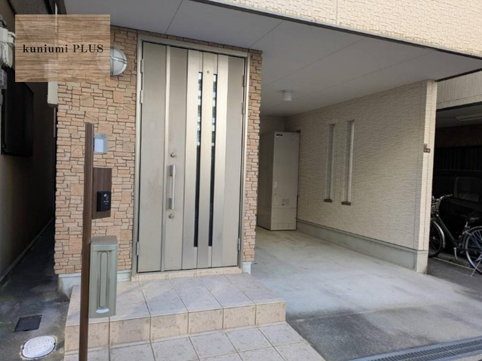 大阪市鶴見区茨田大宮3丁目の玄関