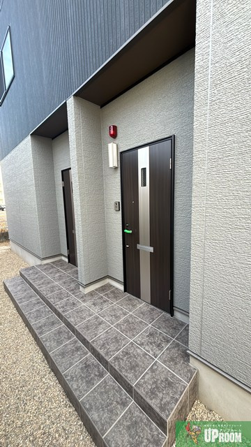 岩崎原セントマリアージュの玄関