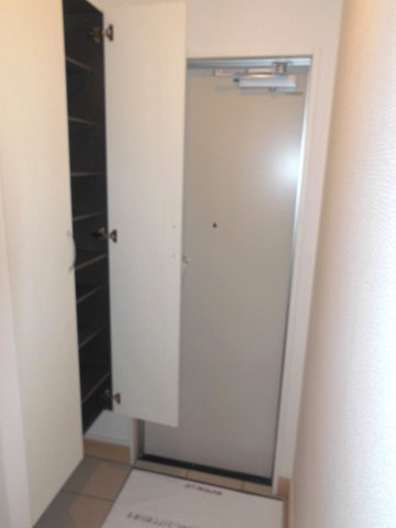 D-room高丘の玄関