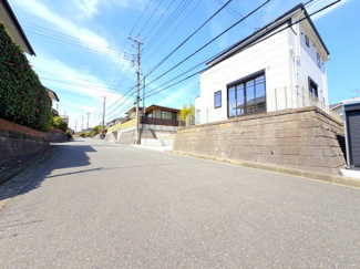 【前面道路含む現地写真】