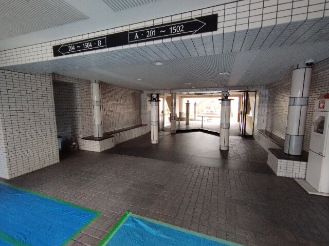 グローリアス岡崎のエントランス