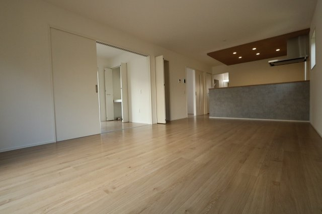 【居間・リビング】の画像