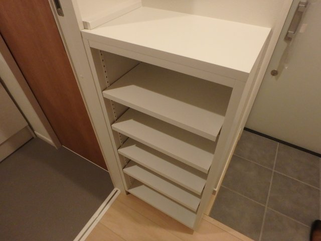リビングライフ長瀬の収納|高さ調整可能です