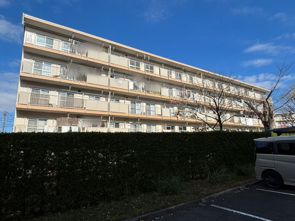 南東向き。陽当たり・眺望・通風良好です。