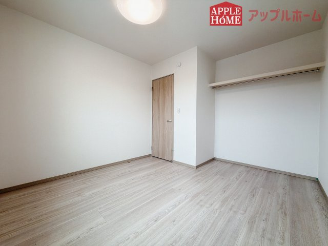 【新築住宅】比企郡滑川町月の輪 第2期の洋室|２階居室は全室収納あり！たっぷりある収納活用でお部屋もキレイを保てます♪