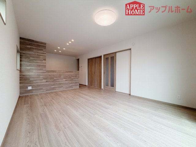 【新築住宅】滑川町月の輪 第2期の前面道路含む現地写真