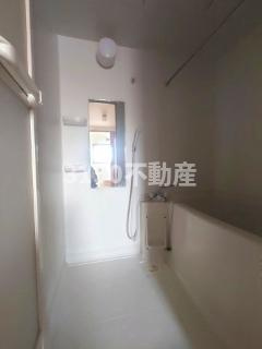 メゾン田神の浴室