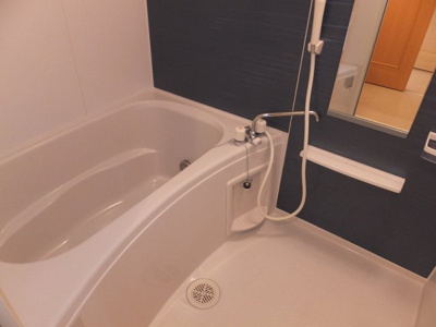 【浴室】 | ロイヤルパレス | 落ち着いた空間のお風呂です