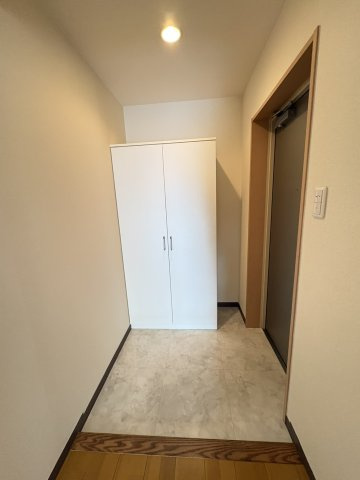 リコリスの玄関