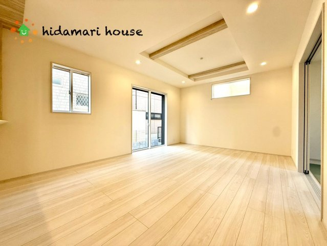 見沼区深作3丁目　新築戸建　ブルーミング01の玄関