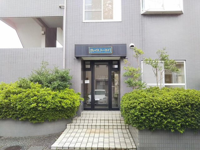 グレイストーエイのエントランス|ゆとりのあるエントランスです