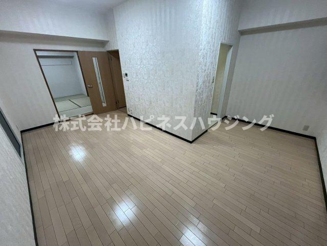 INSURANCE(インシュランス) BLDG.(ビルディング) Ⅸ(ナイン)船橋の居間・リビング