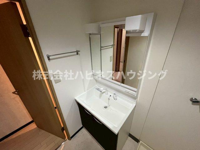 INSURANCE(インシュランス) BLDG.(ビルディング) Ⅸ(ナイン)船橋の独立洗面台