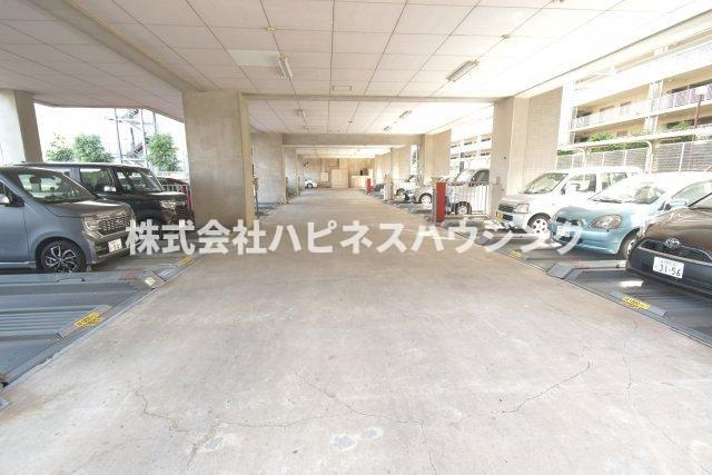 INSURANCE(インシュランス) BLDG.(ビルディング) Ⅸ(ナイン)船橋の駐車場