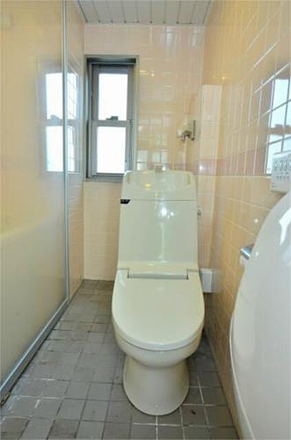 荒川区西日暮里５丁目の賃貸マンションのトイレ