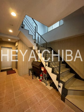 原庭プレイスのロビー