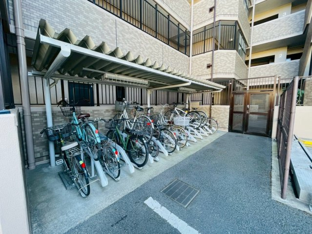 ライオンズマンション小手指第２の駐輪場|1/30　撮影