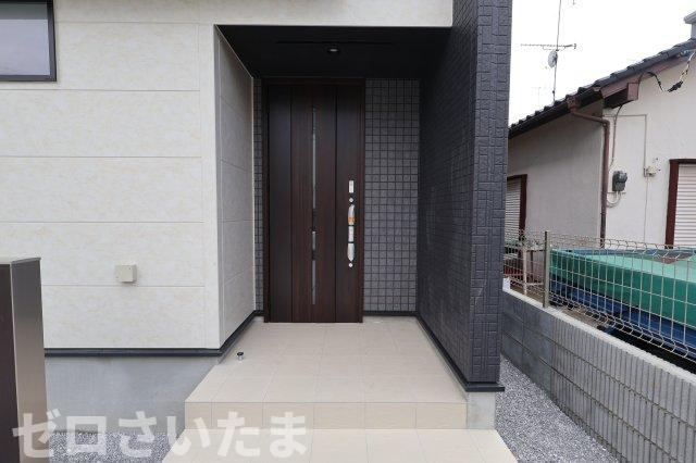 《仲介手数料無料》西区三橋６丁目1228-4新築一戸建てブルーミングガーデンの玄関