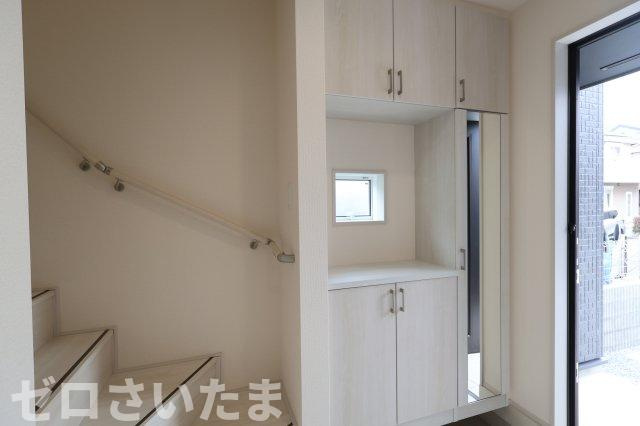 《仲介手数料無料》西区三橋６丁目1228-4新築一戸建てブルーミングガーデンの玄関