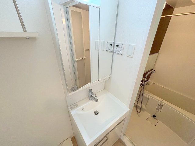 レオンコンフォート新大阪ウインズの洗面所